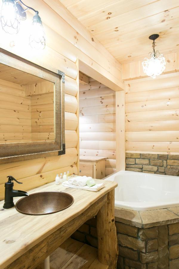 ברלין Hummingbird Haven Cabin By Amish Country Lodging מראה חיצוני תמונה
