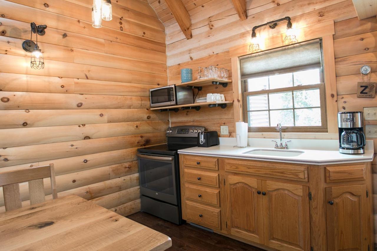 ברלין Hummingbird Haven Cabin By Amish Country Lodging מראה חיצוני תמונה